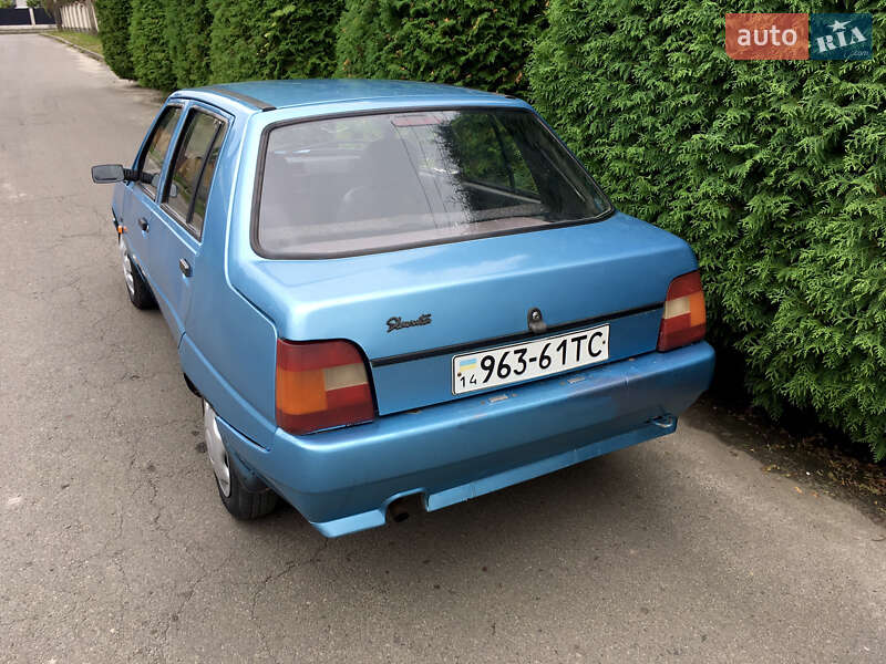 Лифтбек ЗАЗ 1103 Славута 2003 в Львове