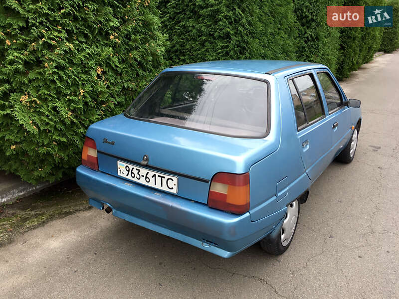 Лифтбек ЗАЗ 1103 Славута 2003 в Львове
