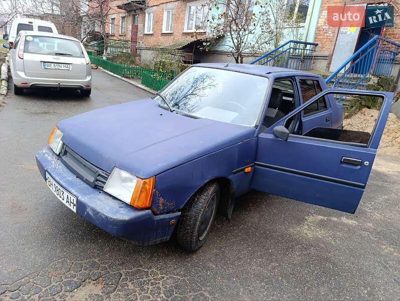 Лифтбек ЗАЗ 1103 Славута 2003 в Первомайске