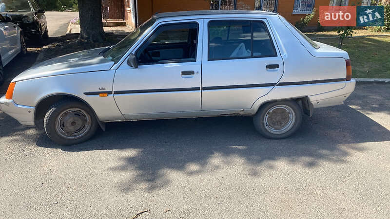 Лифтбек ЗАЗ 1103 Славута 2003 в Ольшанке