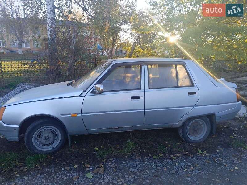 Лифтбек ЗАЗ 1103 Славута 2005 в Белой Церкви фото 6 Лифтбек ЗАЗ 1103 Славута 2005 в Белой Церкви