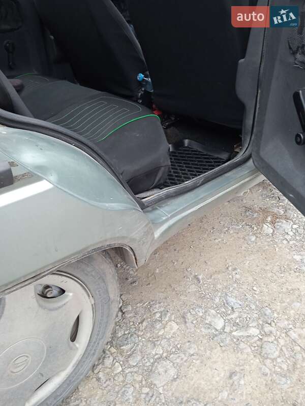 Ліфтбек ЗАЗ 1103 Славута 2006 в Кам'янець-Подільському фото 4 Ліфтбек ЗАЗ 1103 Славута 2006 в Кам'янець-Подільському