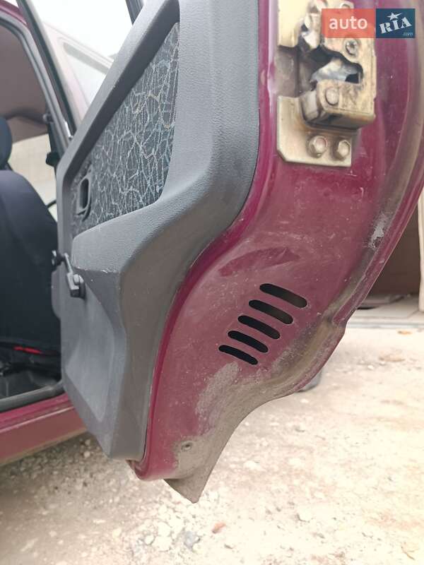 Лифтбек ЗАЗ 1103 Славута 2005 в Тернополе фото 10 Лифтбек ЗАЗ 1103 Славута 2005 в Тернополе