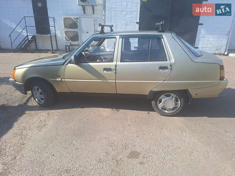 Ліфтбек ЗАЗ 1103 Славута 2006 в Яготині фото 2 Ліфтбек ЗАЗ 1103 Славута 2006 в Яготині