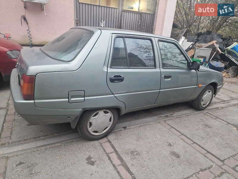 Лифтбек ЗАЗ 1103 Славута 2006 в Киеве