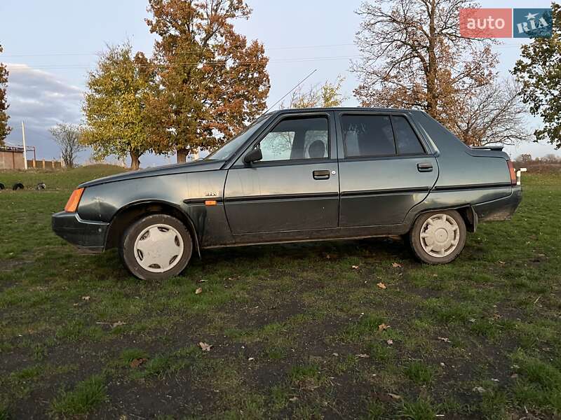 Лифтбек ЗАЗ 1103 Славута 2004 в Кропивницком фото 2 Лифтбек ЗАЗ 1103 Славута 2004 в Кропивницком