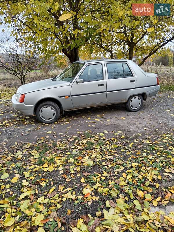 Лифтбек ЗАЗ 1103 Славута 2007 в Лубнах фото 10 Лифтбек ЗАЗ 1103 Славута 2007 в Лубнах