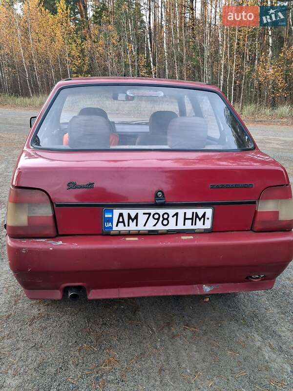 Ліфтбек ЗАЗ 1103 Славута 2001 в Малині