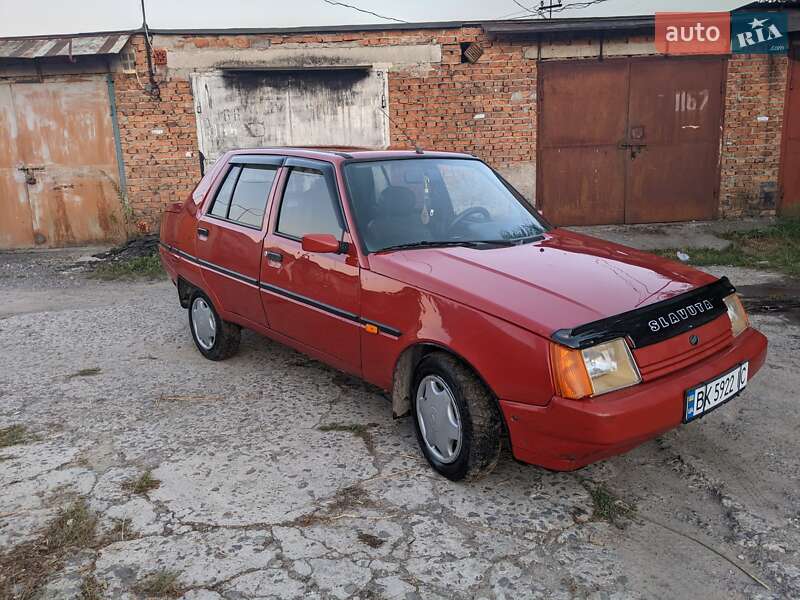 Лифтбек ЗАЗ 1103 Славута 2006 в Ровно