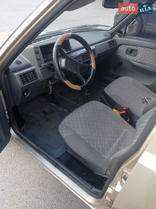 Лифтбек ЗАЗ 1103 Славута 2003 в Днепре фото 4 Лифтбек ЗАЗ 1103 Славута 2003 в Днепре