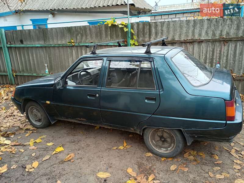 Ліфтбек ЗАЗ 1103 Славута 2004 в Павлограді фото 3 Ліфтбек ЗАЗ 1103 Славута 2004 в Павлограді