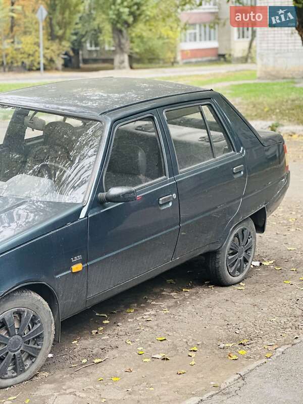 Лифтбек ЗАЗ 1103 Славута 2006 в Павлограде