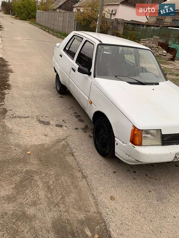 Лифтбек ЗАЗ 1103 Славута 2000 в Запорожье