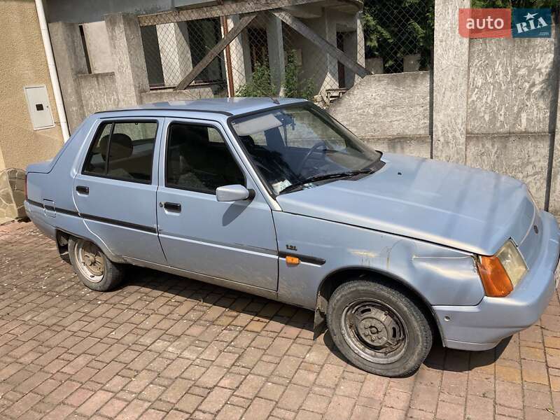 Ліфтбек ЗАЗ 1103 Славута 2004 в Ужгороді фото 3 Ліфтбек ЗАЗ 1103 Славута 2004 в Ужгороді