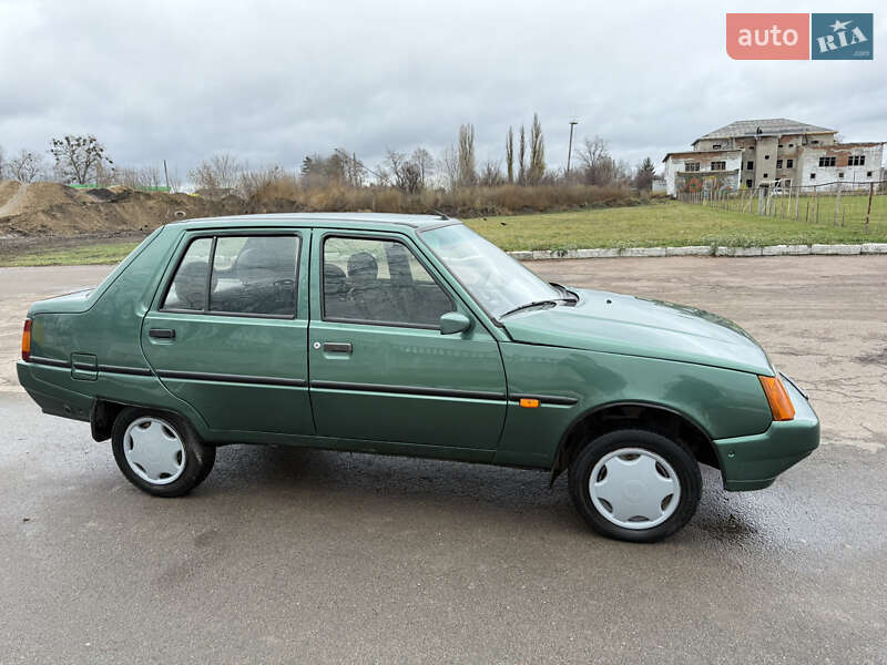 Лифтбек ЗАЗ 1103 Славута 2006 в Прилуках