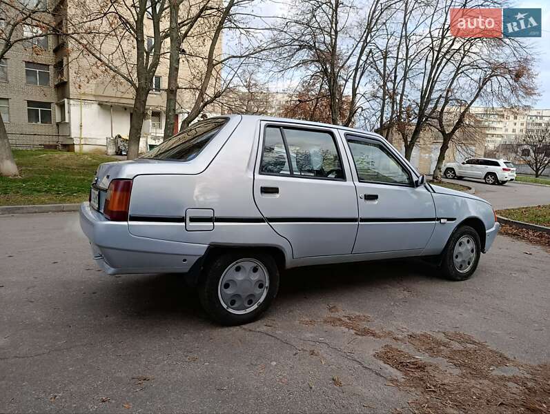 Лифтбек ЗАЗ 1103 Славута 2004 в Харькове фото 5 Лифтбек ЗАЗ 1103 Славута 2004 в Харькове