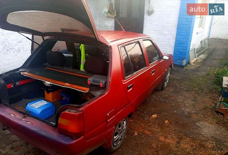 Лифтбек ЗАЗ 1103 Славута 1999 в Ватутино фото 7 Лифтбек ЗАЗ 1103 Славута 1999 в Ватутино