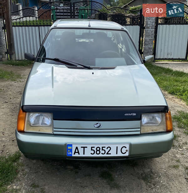 Лифтбек ЗАЗ 1103 Славута 2006 в Порогах