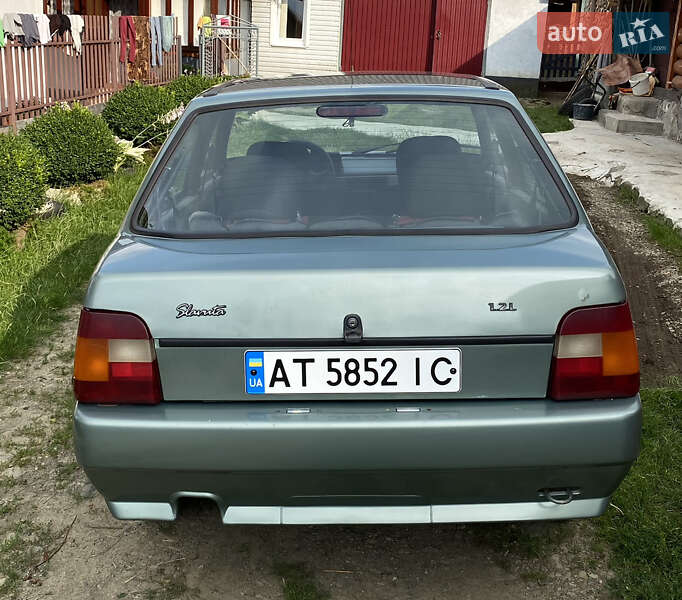 Лифтбек ЗАЗ 1103 Славута 2006 в Порогах