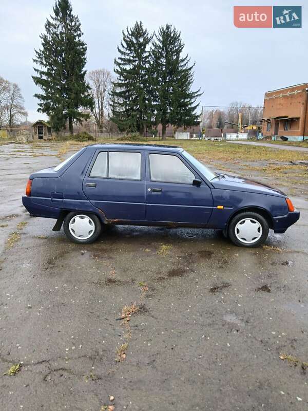 Лифтбек ЗАЗ 1103 Славута 2010 в Демидовке