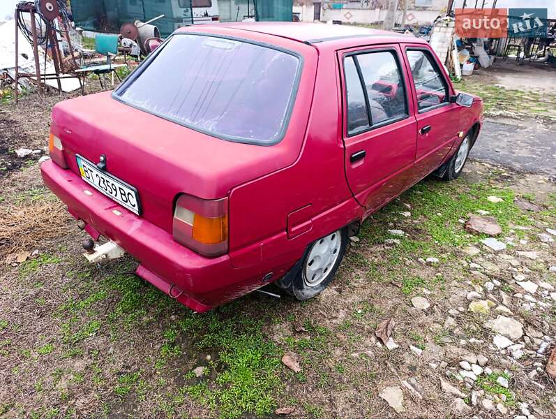 Лифтбек ЗАЗ 1103 Славута 2003 в Херсоне