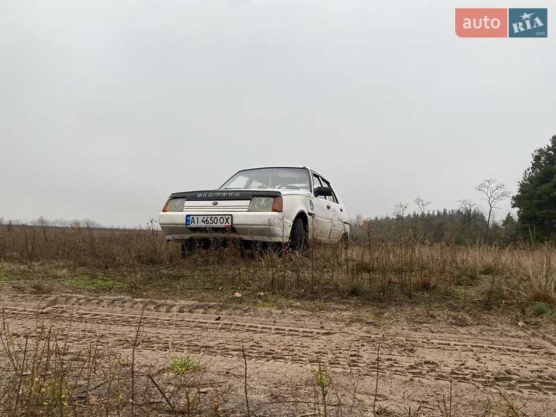 Лифтбек ЗАЗ 1103 Славута 2005 в Киеве