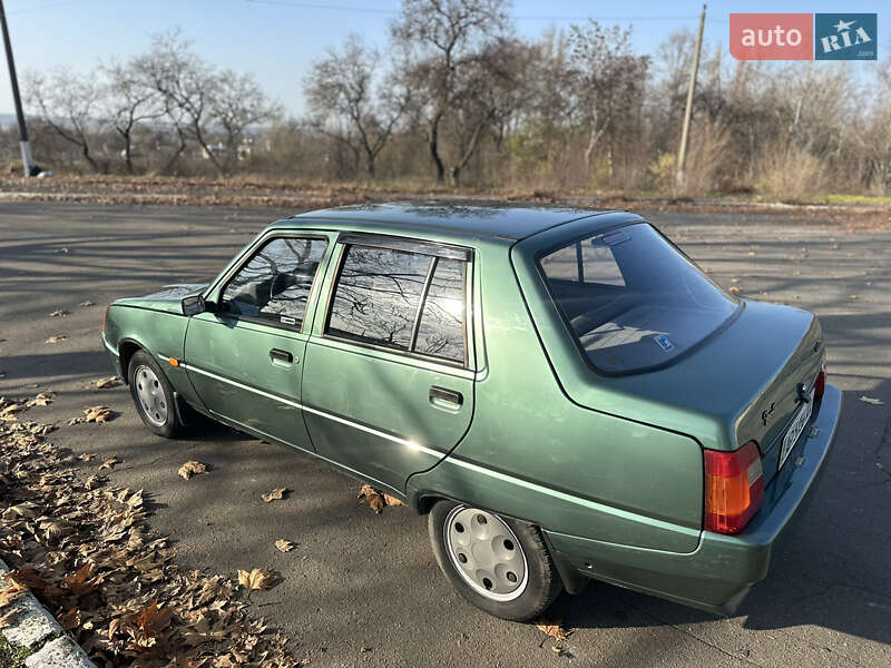 Лифтбек ЗАЗ 1103 Славута 2007 в Новой Одессе