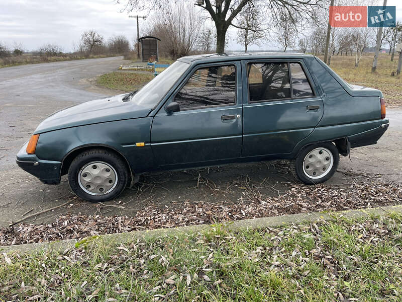 Лифтбек ЗАЗ 1103 Славута 2005 в Радомышле