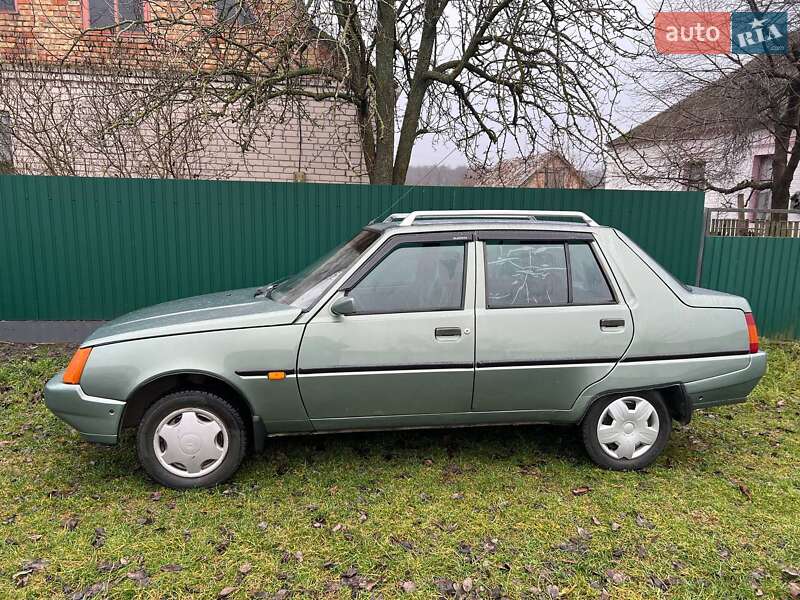 Ліфтбек ЗАЗ 1103 Славута 2006 в Києві