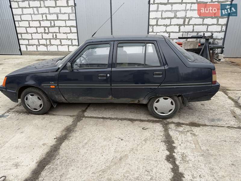 Лифтбек ЗАЗ 1103 Славута 2001 в Киеве фото 3 Лифтбек ЗАЗ 1103 Славута 2001 в Киеве