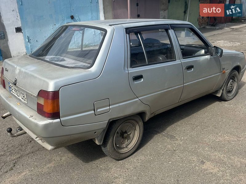 Лифтбек ЗАЗ 1103 Славута 2003 в Николаеве