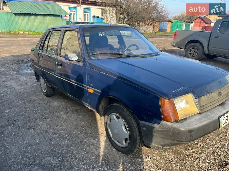 Лифтбек ЗАЗ 1103 Славута 2004 в Мене