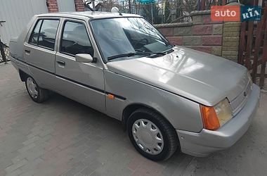 Лифтбек ЗАЗ 1103 Славута 2006 в Остроге
