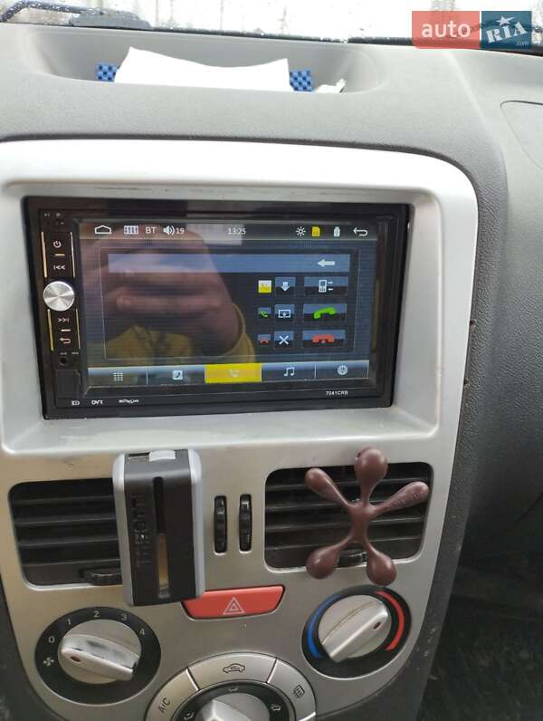 Седан ЗАЗ Forza 2011 в Кременце