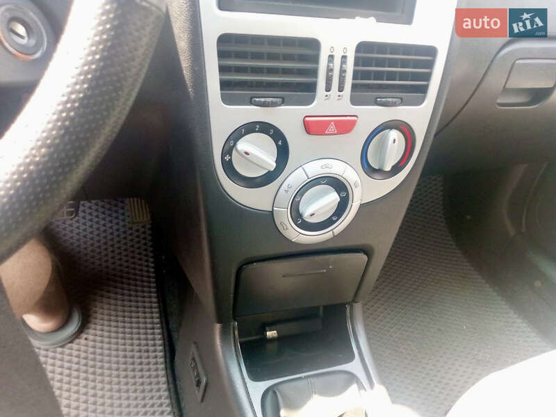 Ліфтбек ЗАЗ Forza 2011 в Нікополі