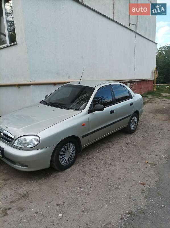 Седан ЗАЗ Lanos 2010 в Киеве