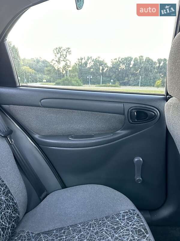 Седан ЗАЗ Lanos 2010 в Киеве