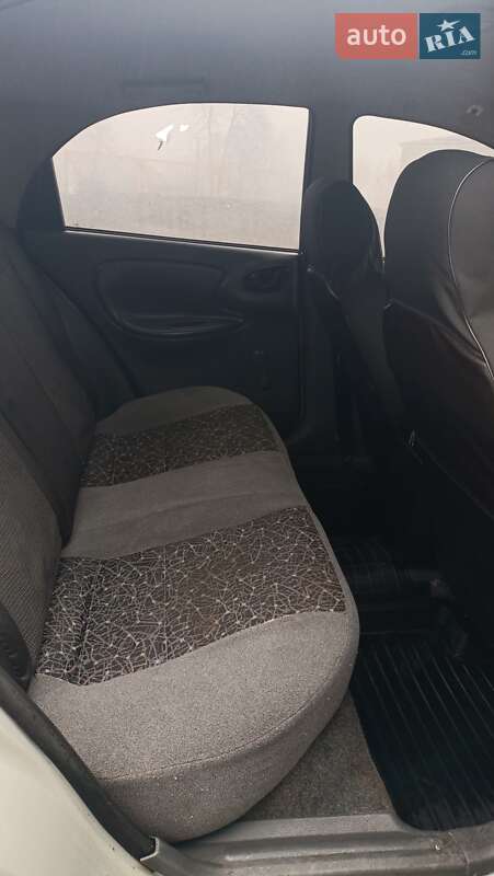 Седан ЗАЗ Lanos 2010 в Царичанці