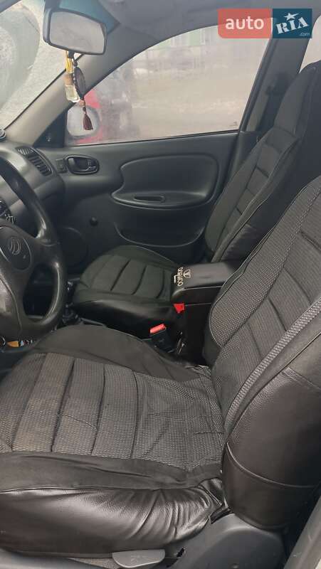 Седан ЗАЗ Lanos 2010 в Царичанці