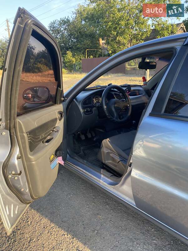 Седан ЗАЗ Lanos 2010 в Кривом Роге