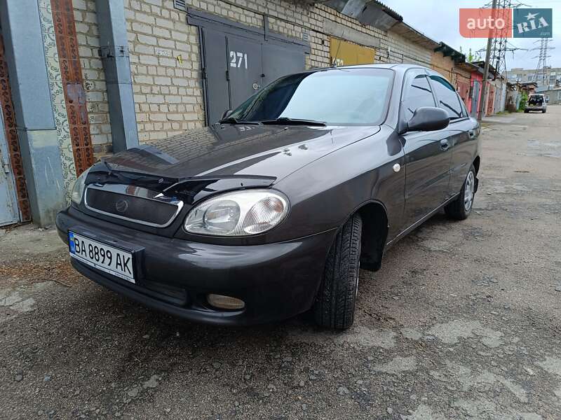 Седан ЗАЗ Lanos 2012 в 