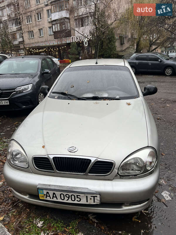 Седан ЗАЗ Lanos 2010 в Киеве