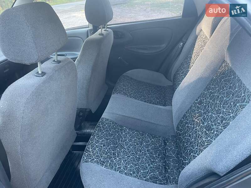 Седан ЗАЗ Lanos 2008 в Зміїві