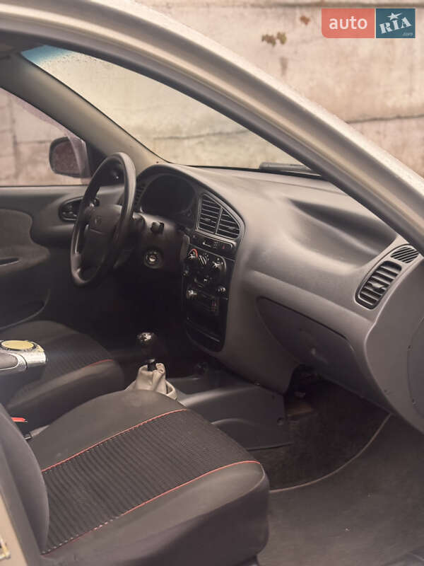 Седан ЗАЗ Lanos 2006 в Днепре