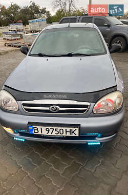 Седан ЗАЗ Lanos 2010 в Краснограді