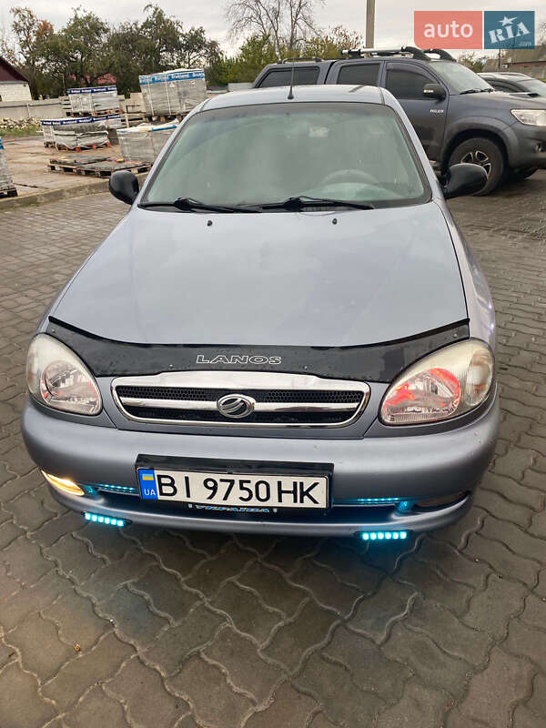 Седан ЗАЗ Lanos 2010 в Краснограді