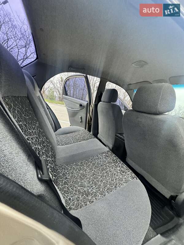 Седан ЗАЗ Lanos 2011 в Зміїві