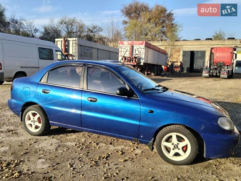 Седан ЗАЗ Lanos 2009 в Николаеве