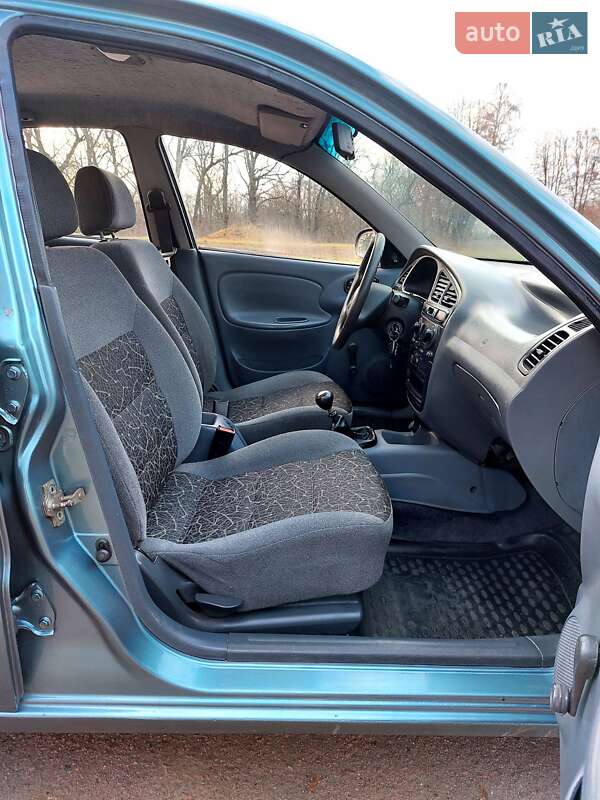 Седан ЗАЗ Lanos 2011 в Тростянце