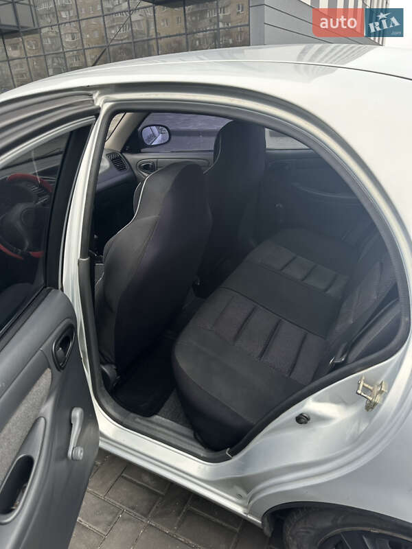 Седан ЗАЗ Lanos 2010 в Днепре